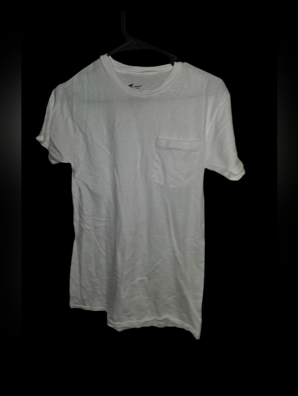 8/11/22. Mens Hanes White Tee(PRICE IS FIRM IF YOUR JUST BUYING THIS ITEM)